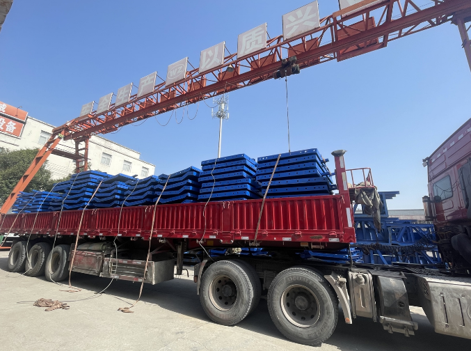 高精度護(hù)欄鋼模板施工快省成本！